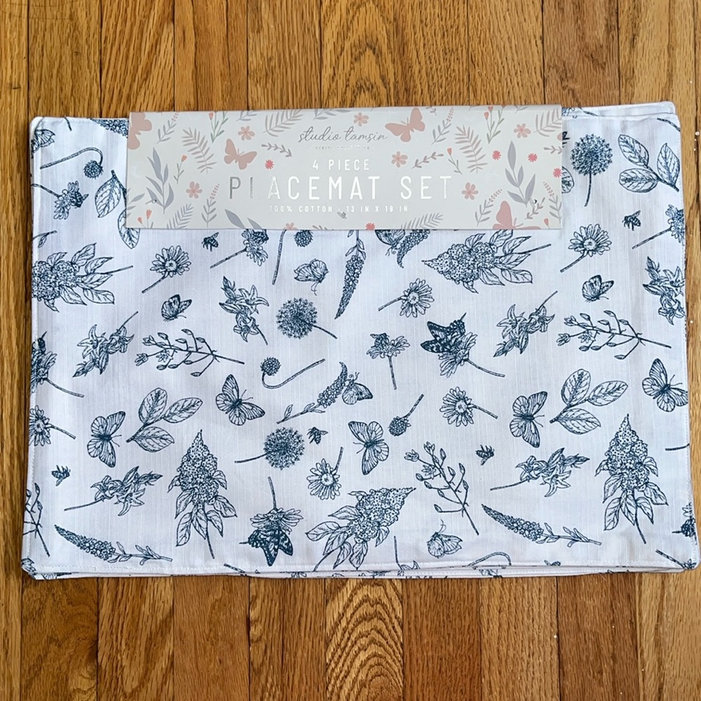 Studio Tamsin 4 piece  spring  collection Placemat set   Nwt